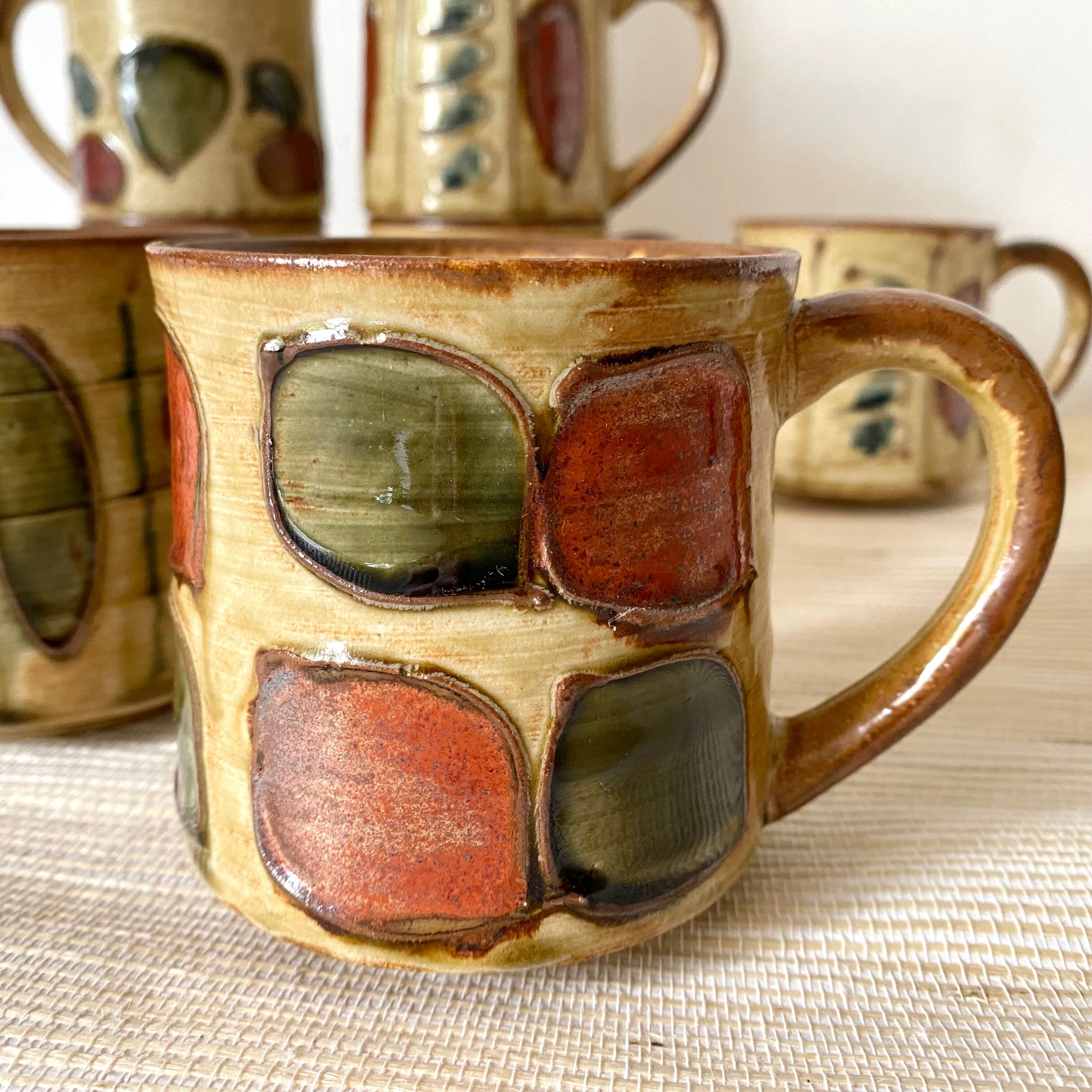 Tasses , mug vintage en céramique