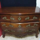 Commode tombeau bordelais de style Louis XV