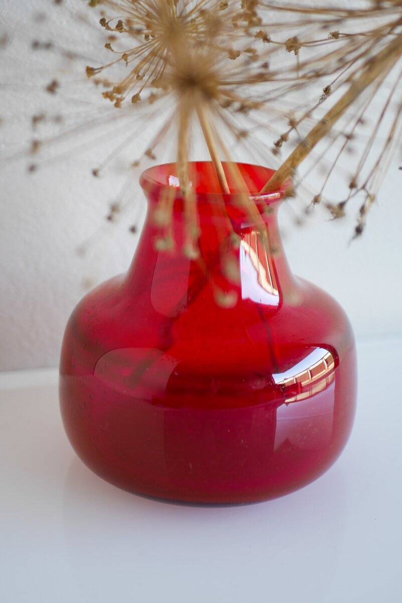 Red glass vase by Erik Höglund for Bodafors, 1960s