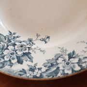 Assiette creuse en faience de Saint Amand et Hamage  , Terre de fer , modèle Guirlande