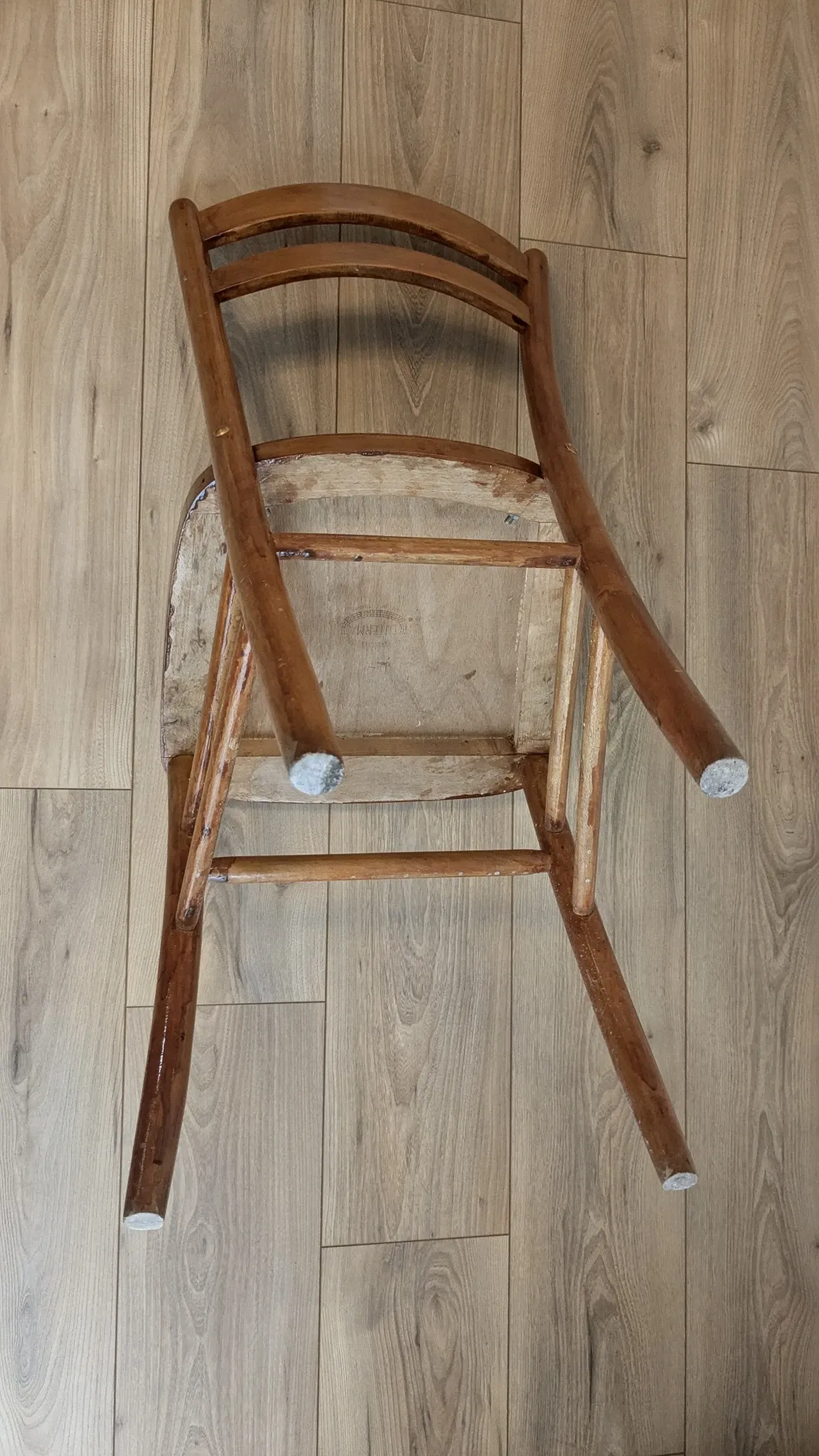 Vintage patina Luterma curved wood bistro chair – Antique