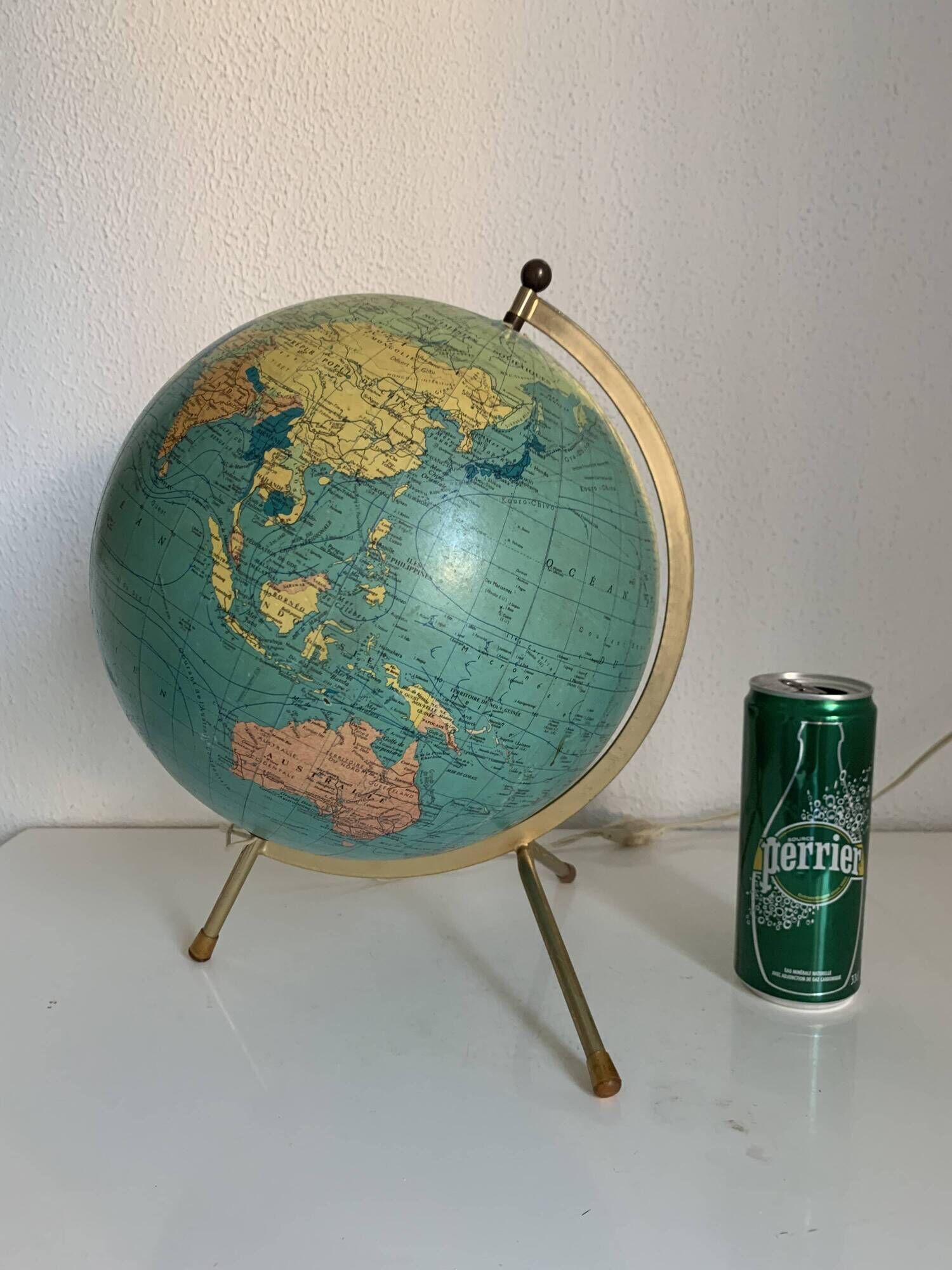 Vintage globe 1969 terrestrial tripod glass Taride world map - 33 cm