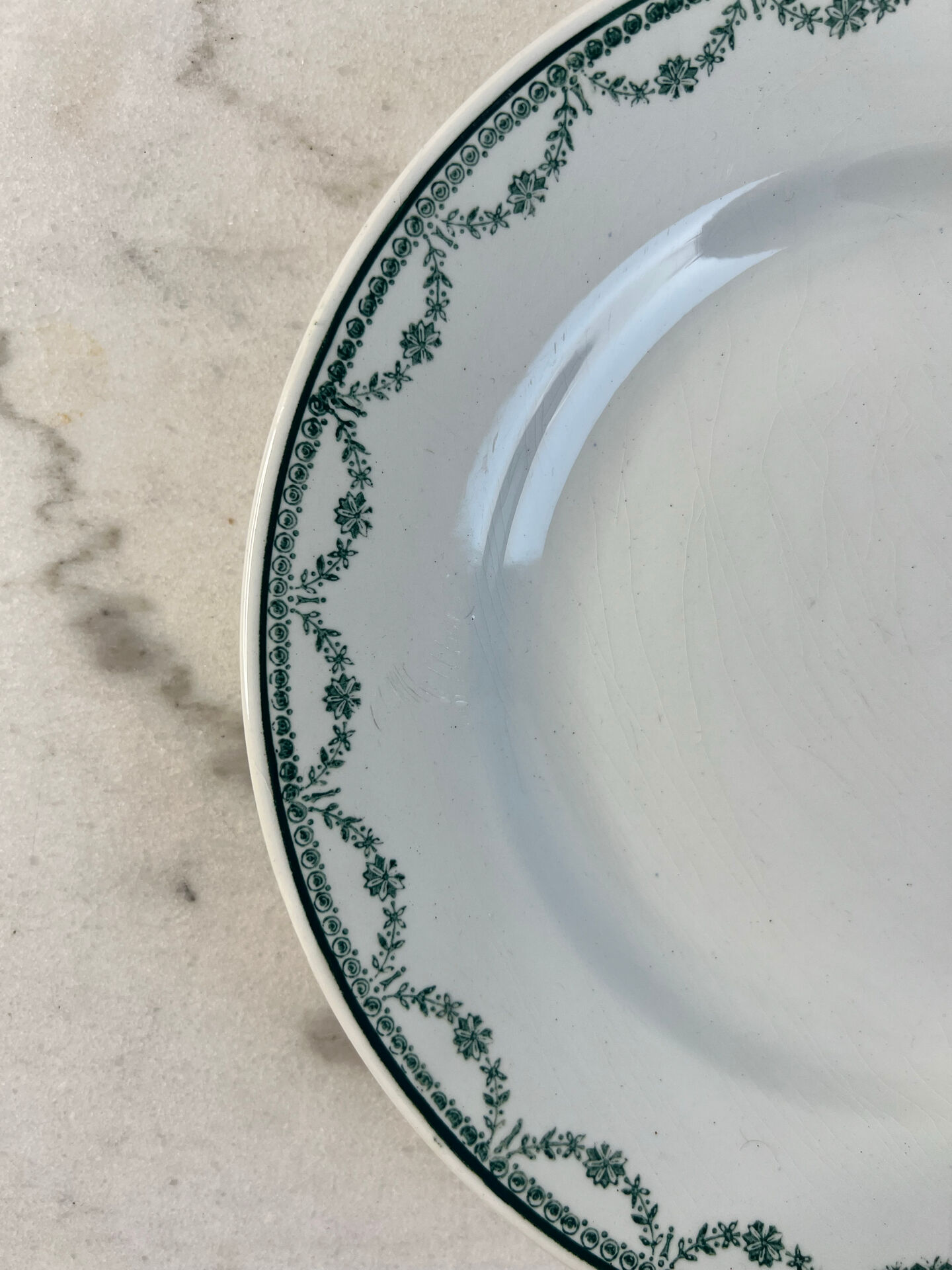 Assiette plate en faïence Saint Amand 22,5cm
