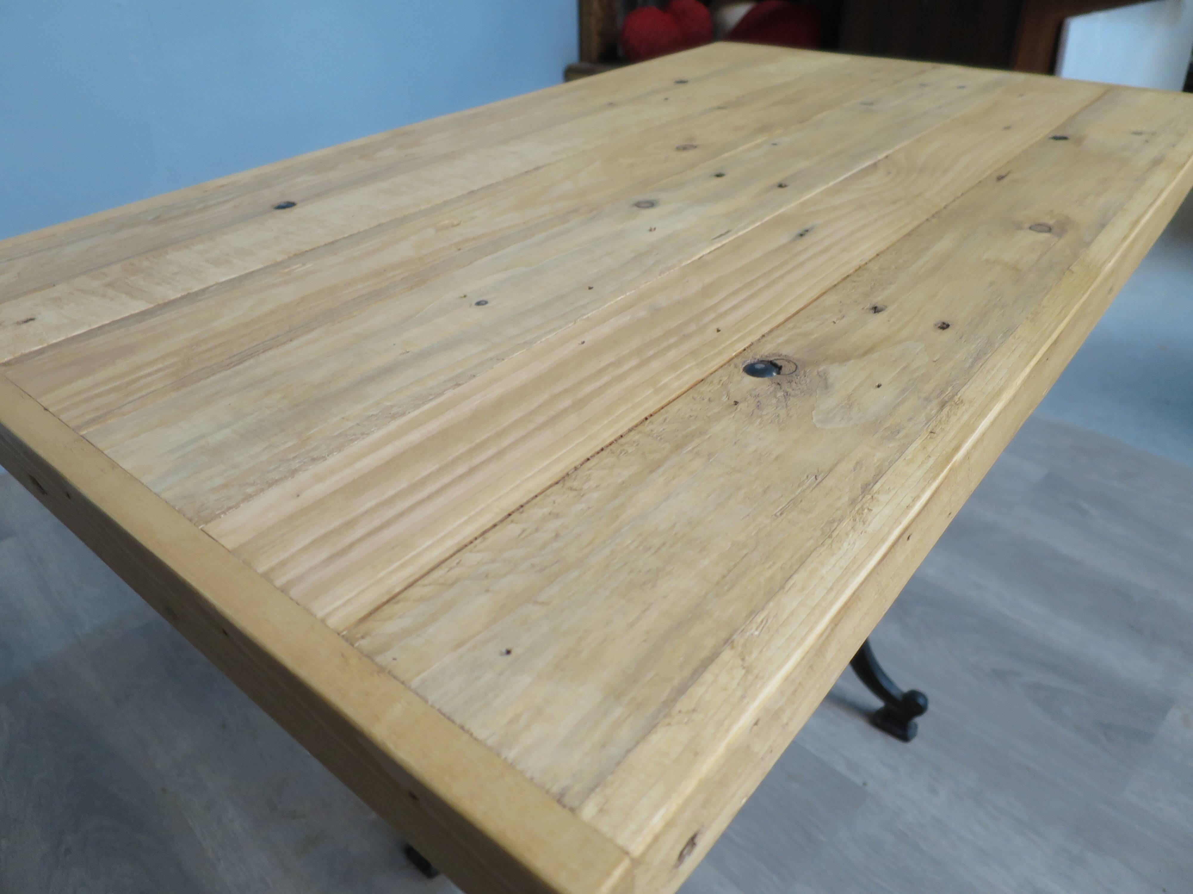 table bistrot piétement métal plateau rustique