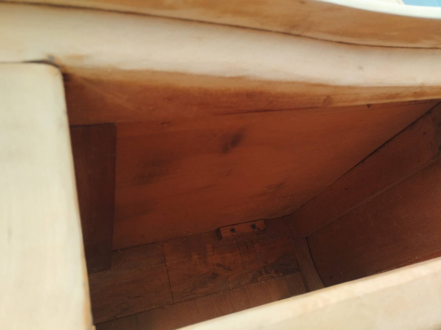 Beautiful antique Louis XV style chest of drawers