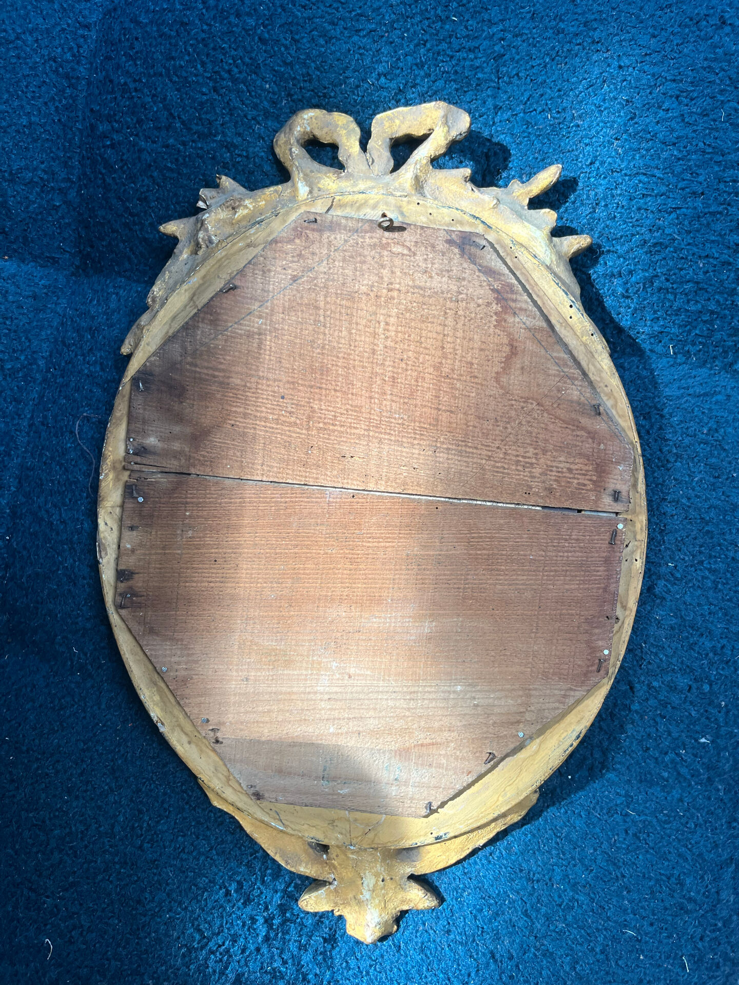 Miroir ovale à frontons Louis XVI et perlé 49,5/31cm feuille d’or 