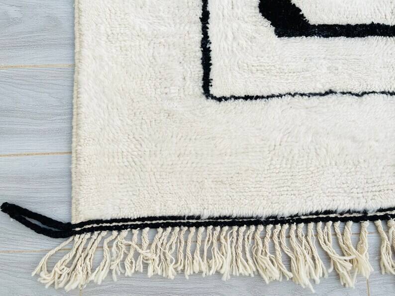 Moroccan black white khenifra rug 250cmx150cm