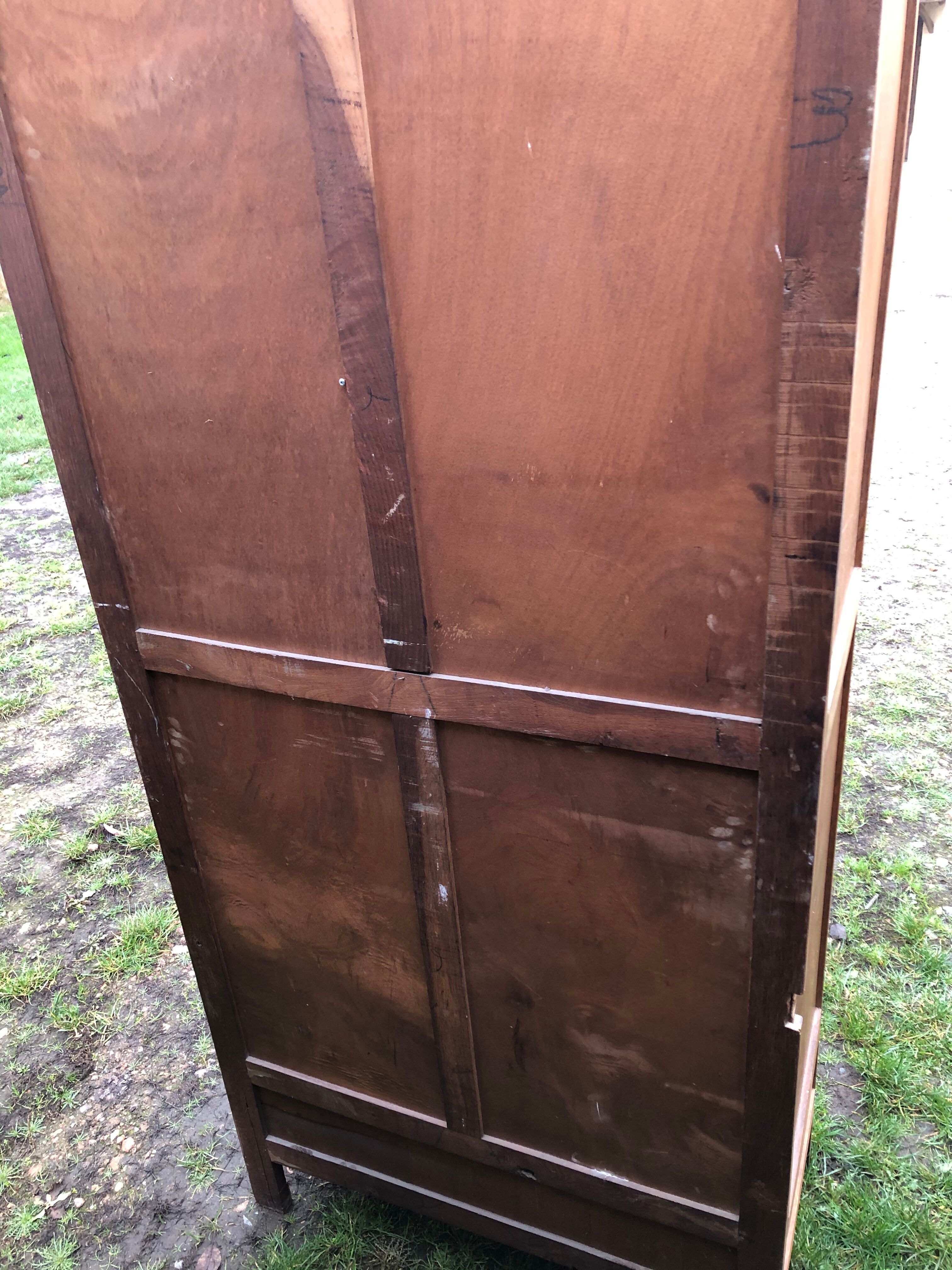 Armoire parisienne penderie étagère