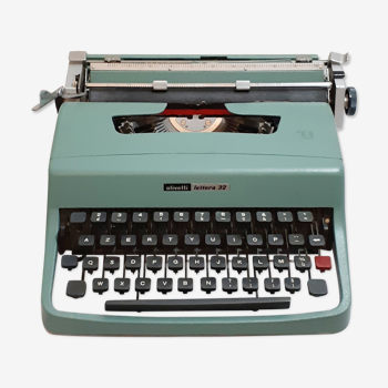 Machine à écrire Olivetti Lettera 32