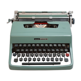 Olivetti Lettera 32 typewriter