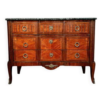 Commode arbalète époque Louis XV en marqueterie de bois précieux vers 1750