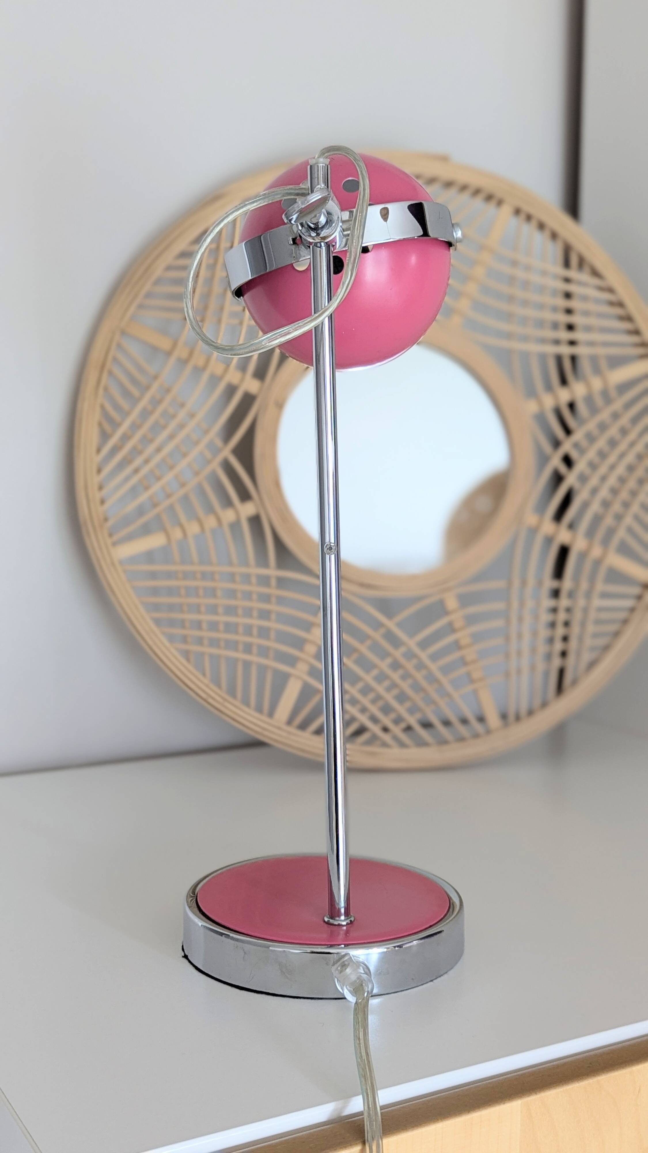 Pink eyeball lamp (L-0214)