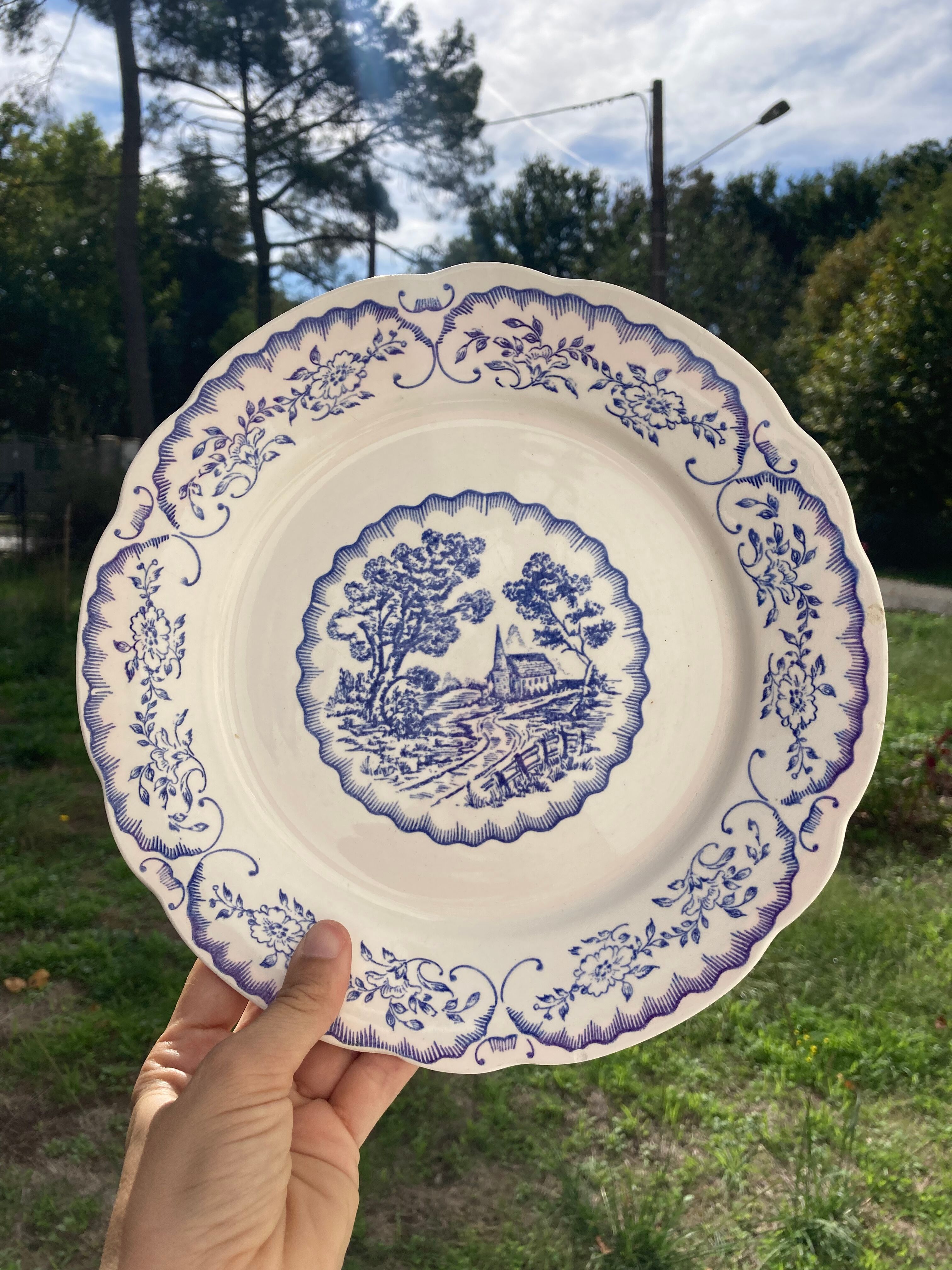 8 flat plates Digoin Sarreguemines blue and white vintage with countryside village décor