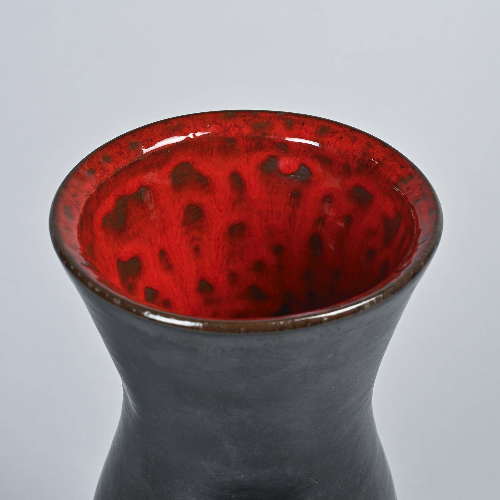 Vase par Robert et Jean Cloutier, vers 1960