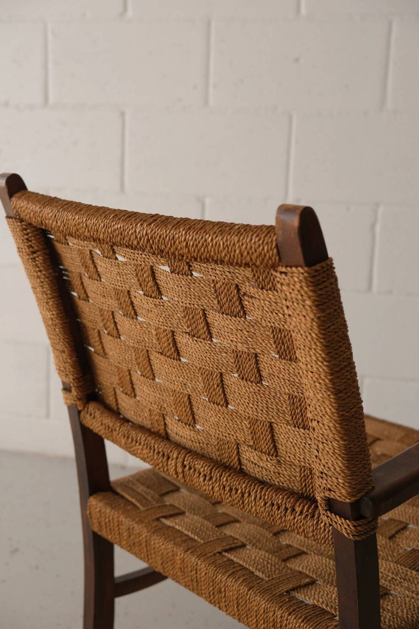 2 lounge chairs with cord