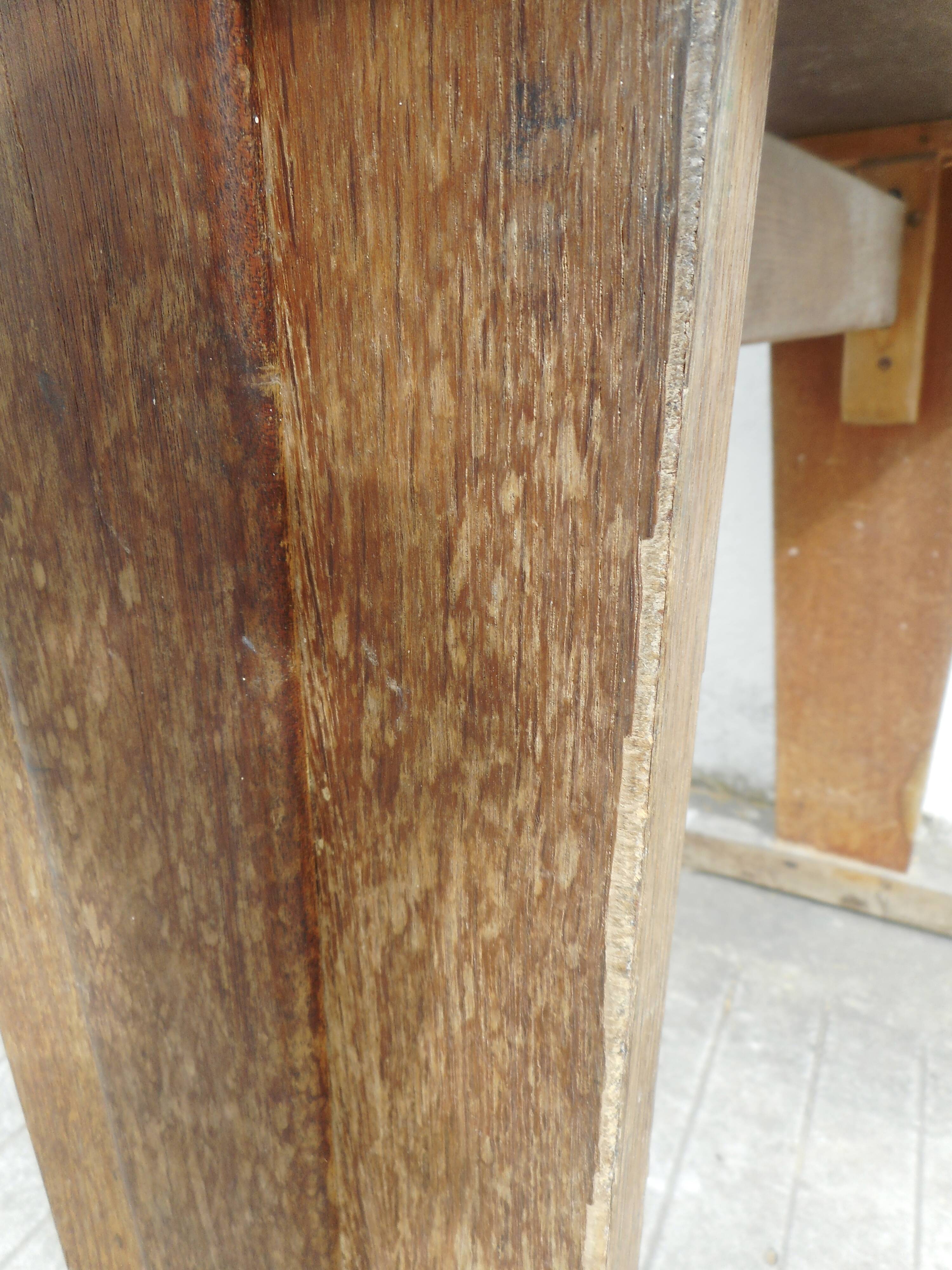 Table bistro wood and formica