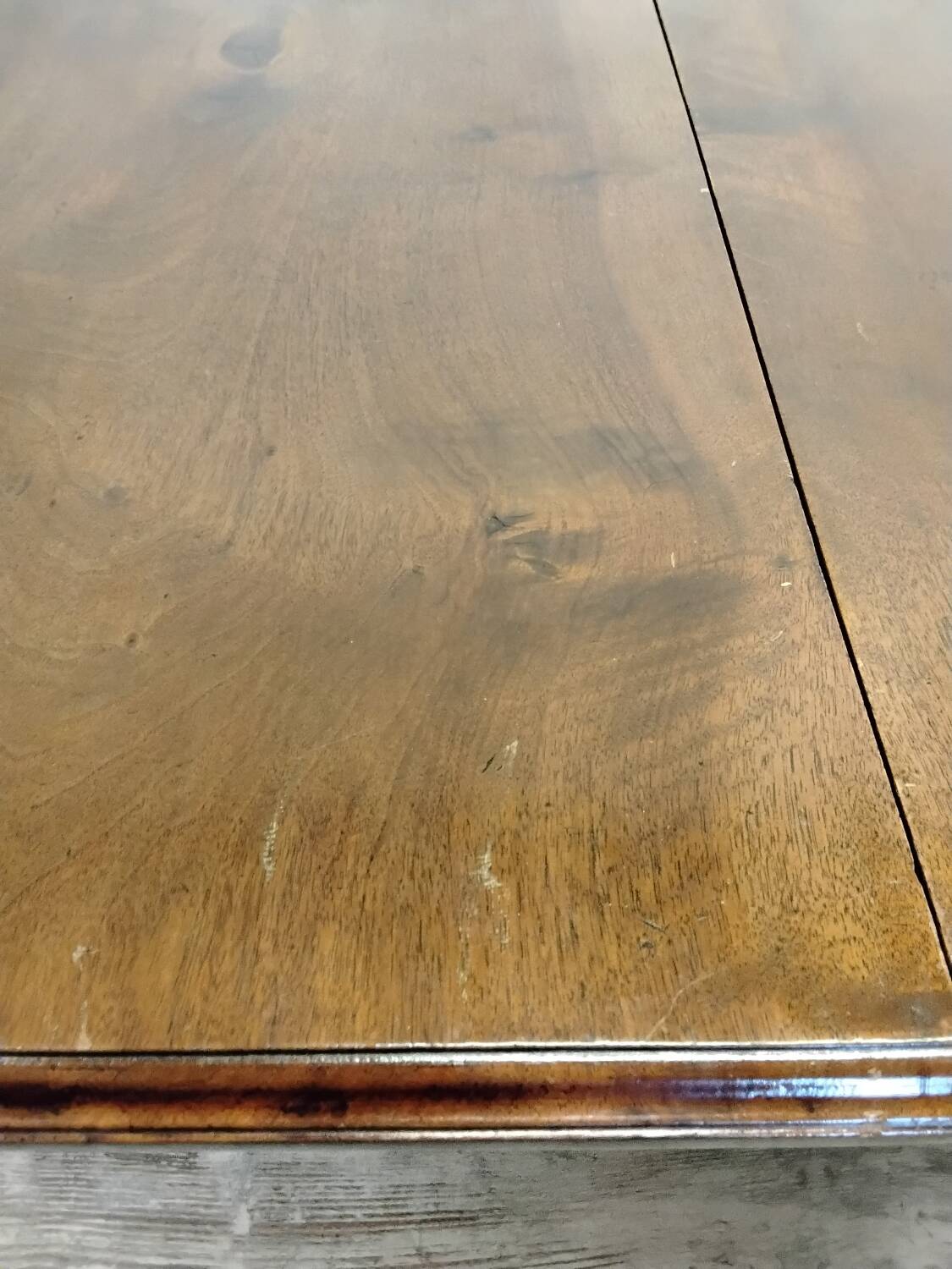 Table ovale en bois avec rallonges