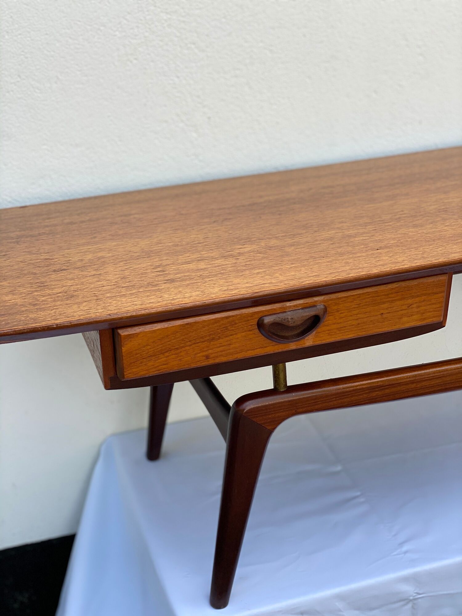Louis van Teeffelen Salon Table in Teak with a double drawer 1950’s