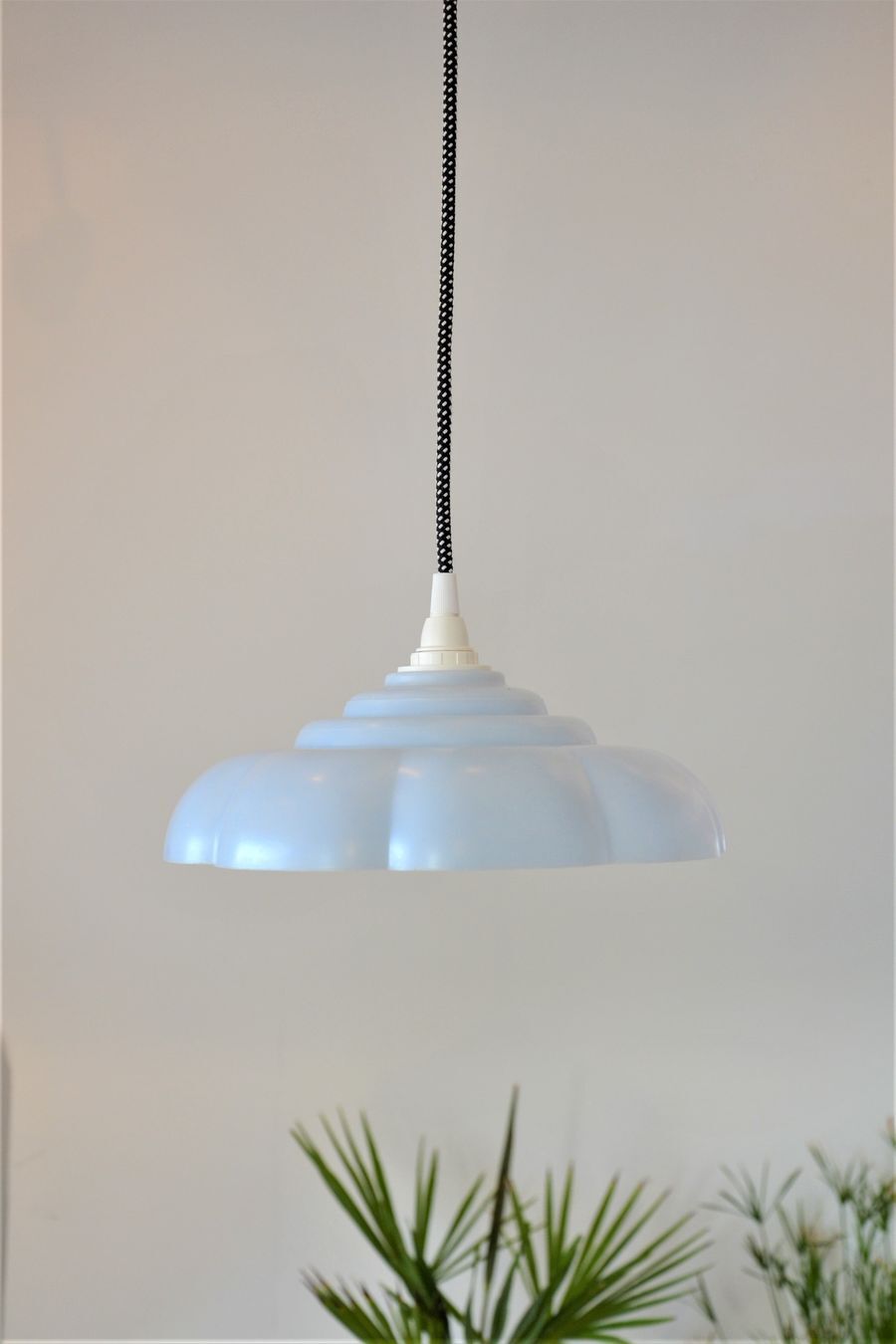 Blue suspension shaped flower and socket E14