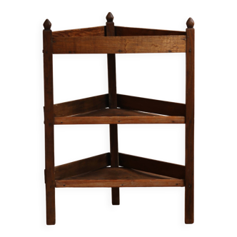 Small corner cabinet in oak, popular Burgundy work from the 19th century.