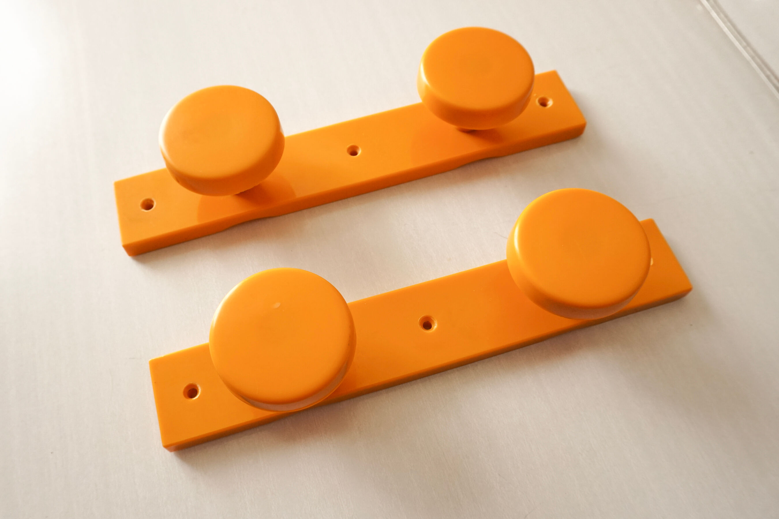 Double orange hooks 70's