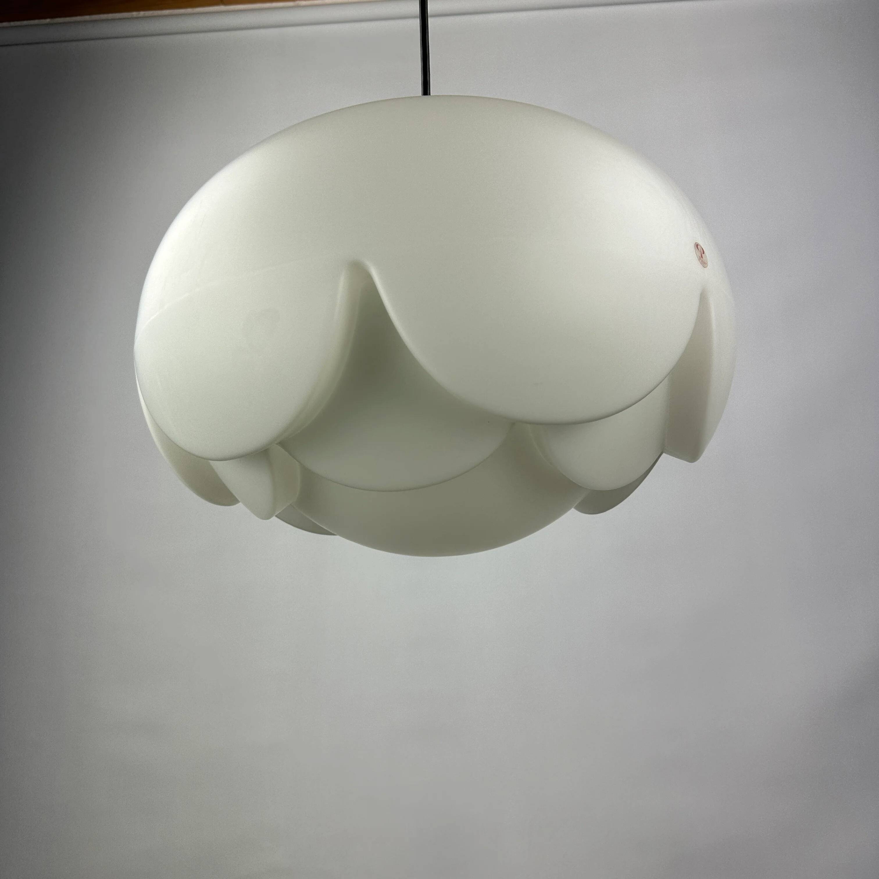 Suspension XL en verre dépoli en forme d'artichaut par Peill et Putzler, 1960
