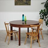Extendable table with integrated Scandinavian style Self