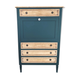 Green office secretary