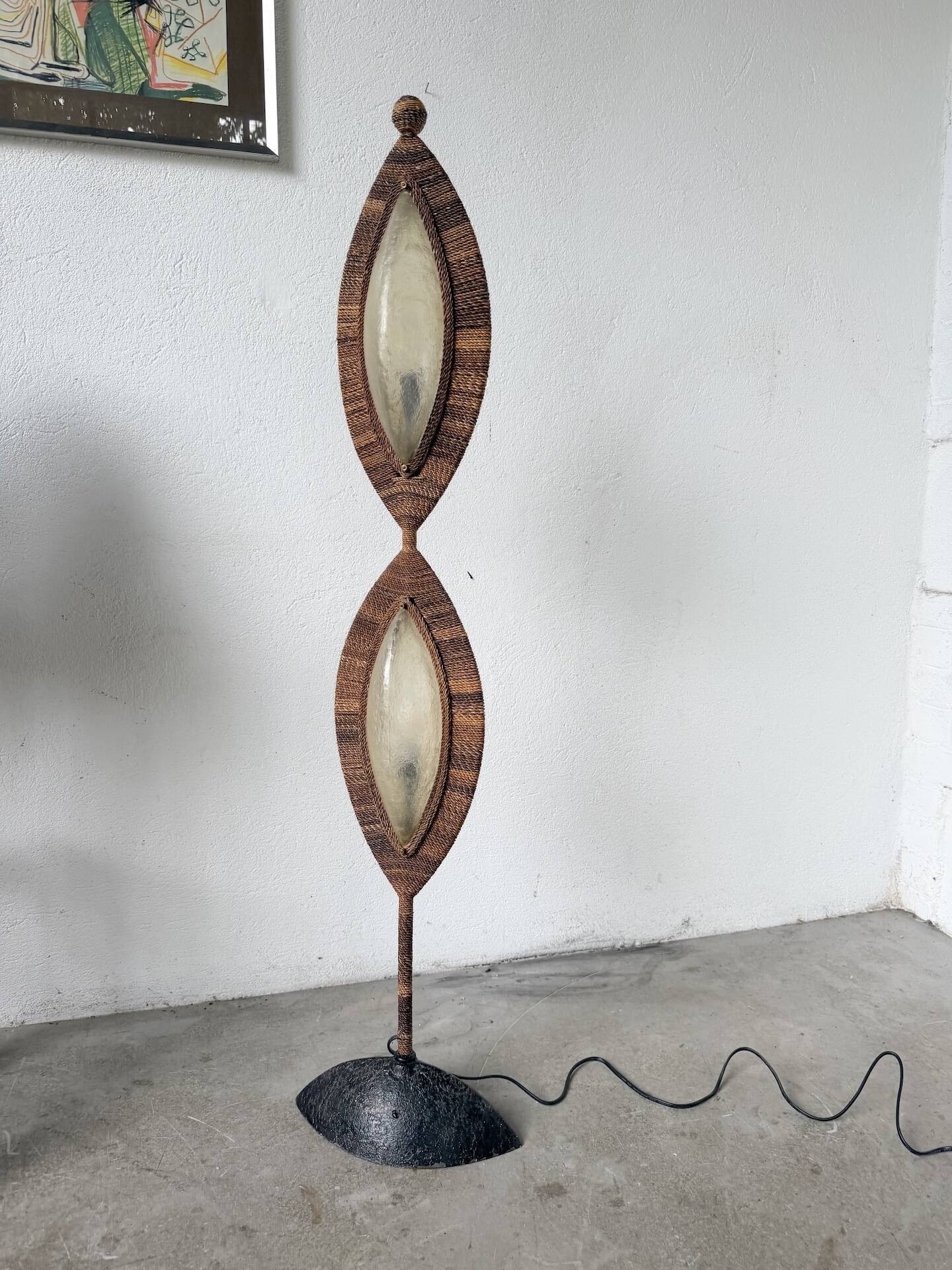 Lampadaire bronze et corde 1970