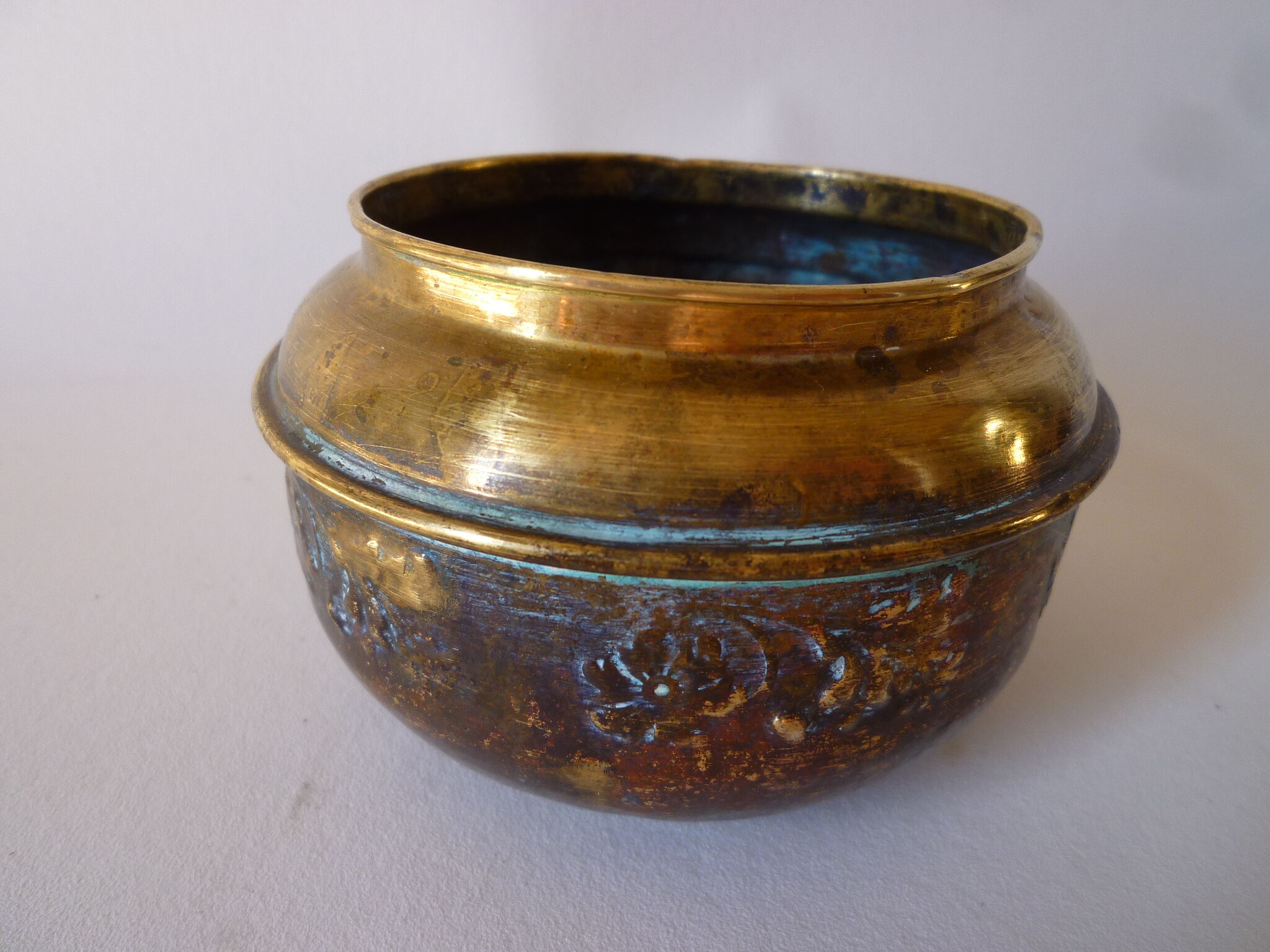 Cache pot brass