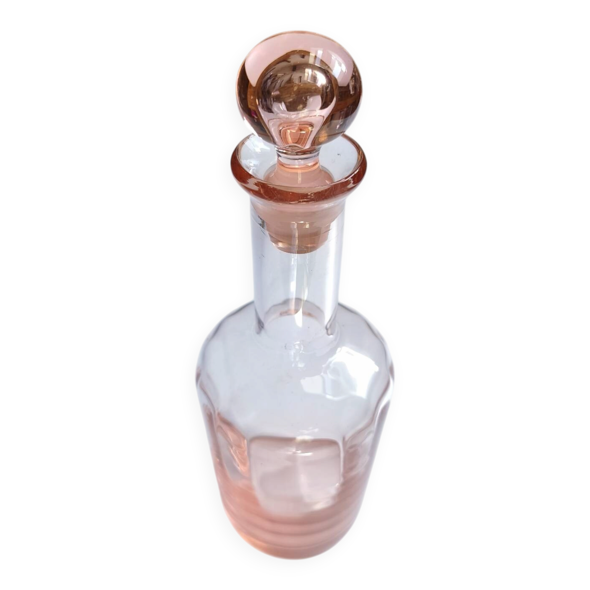Bouteille en verre rose vintage