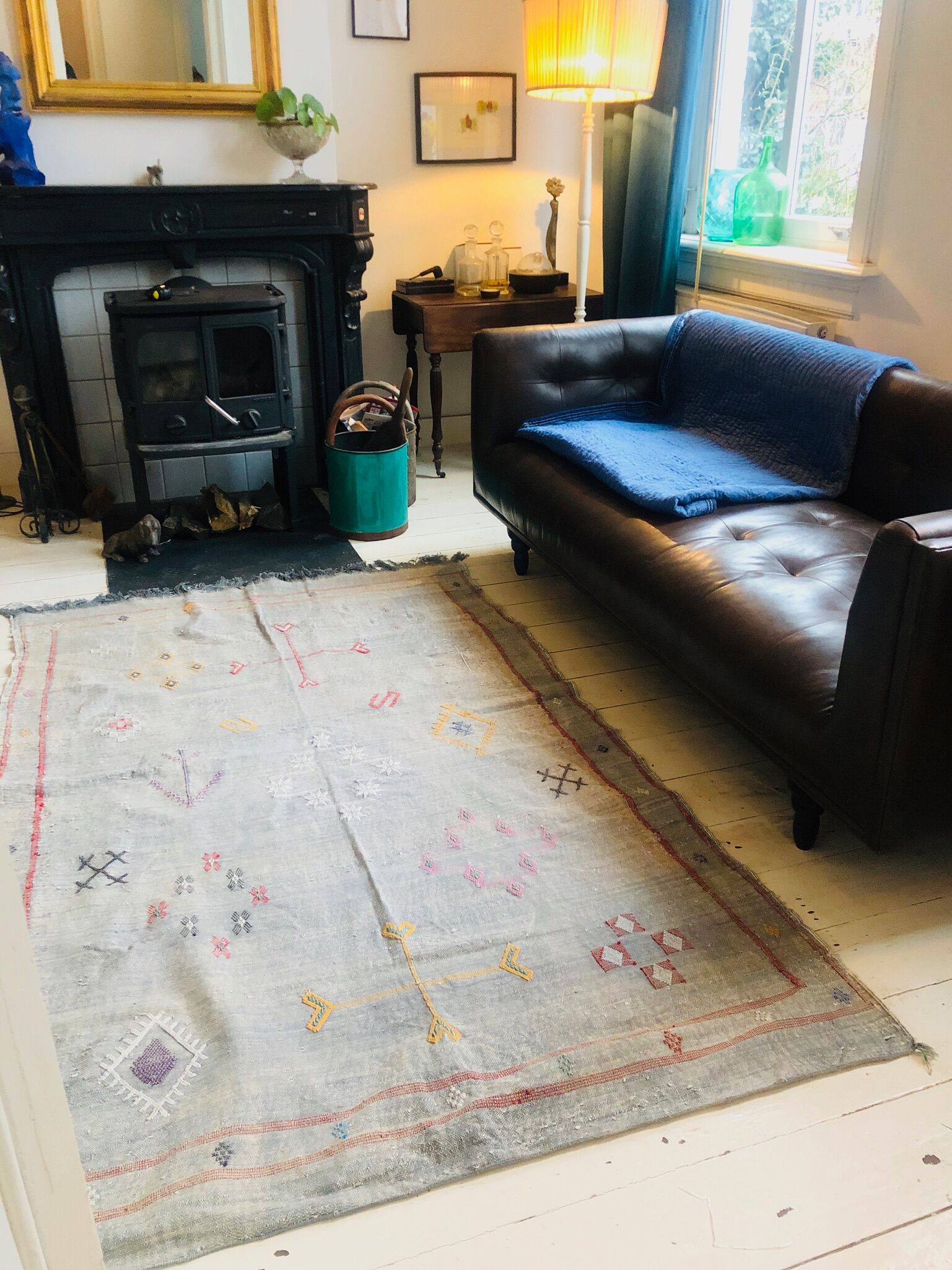 Chesterfield-style brown leather canape