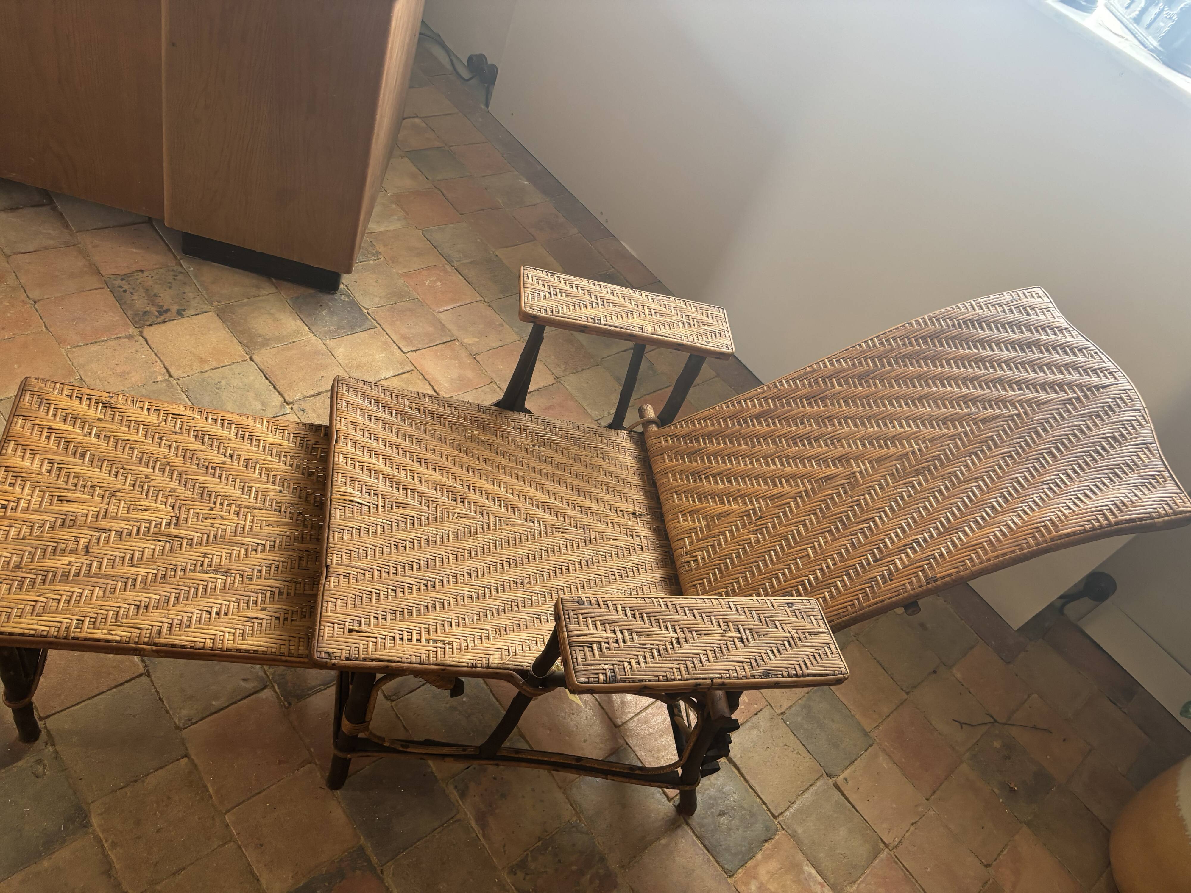 Rattan chaise longue