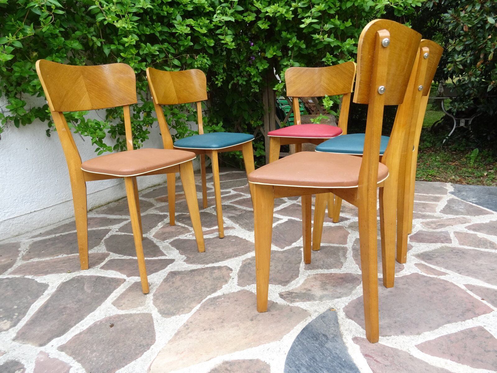 Set of 5 compass foot chairs