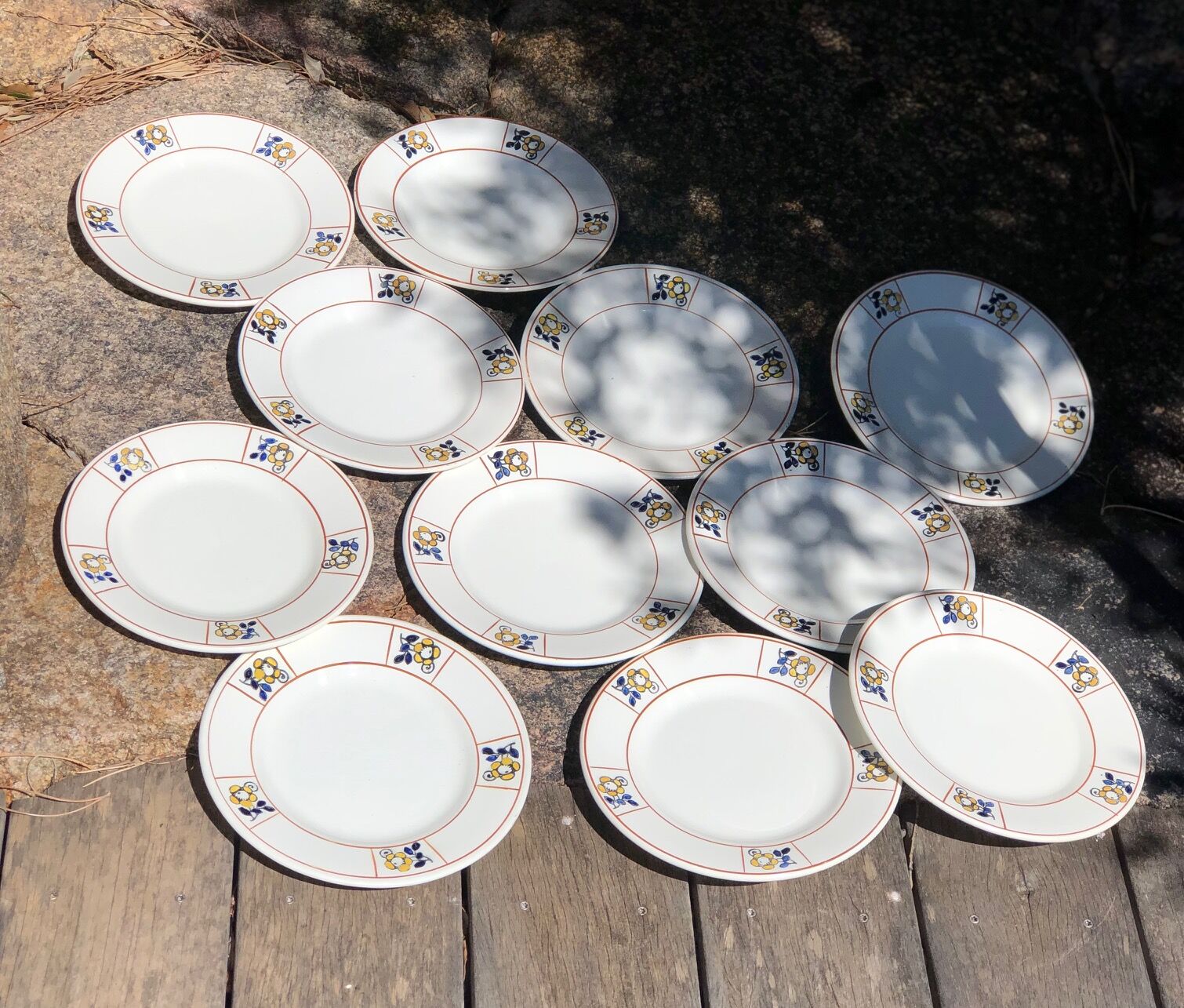 5 Terre de Fer dessert plates Salins Charbonnier