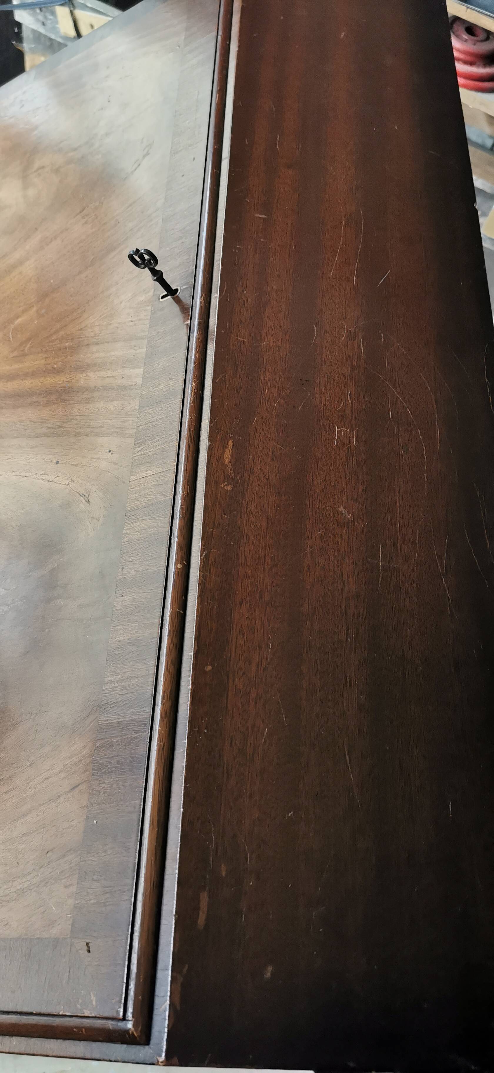 Bureau secrétaire ancien en bois – abattant, cuir, clé