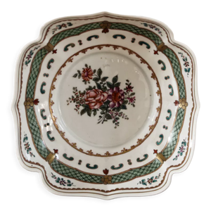 Plat polylobé en porcelaine