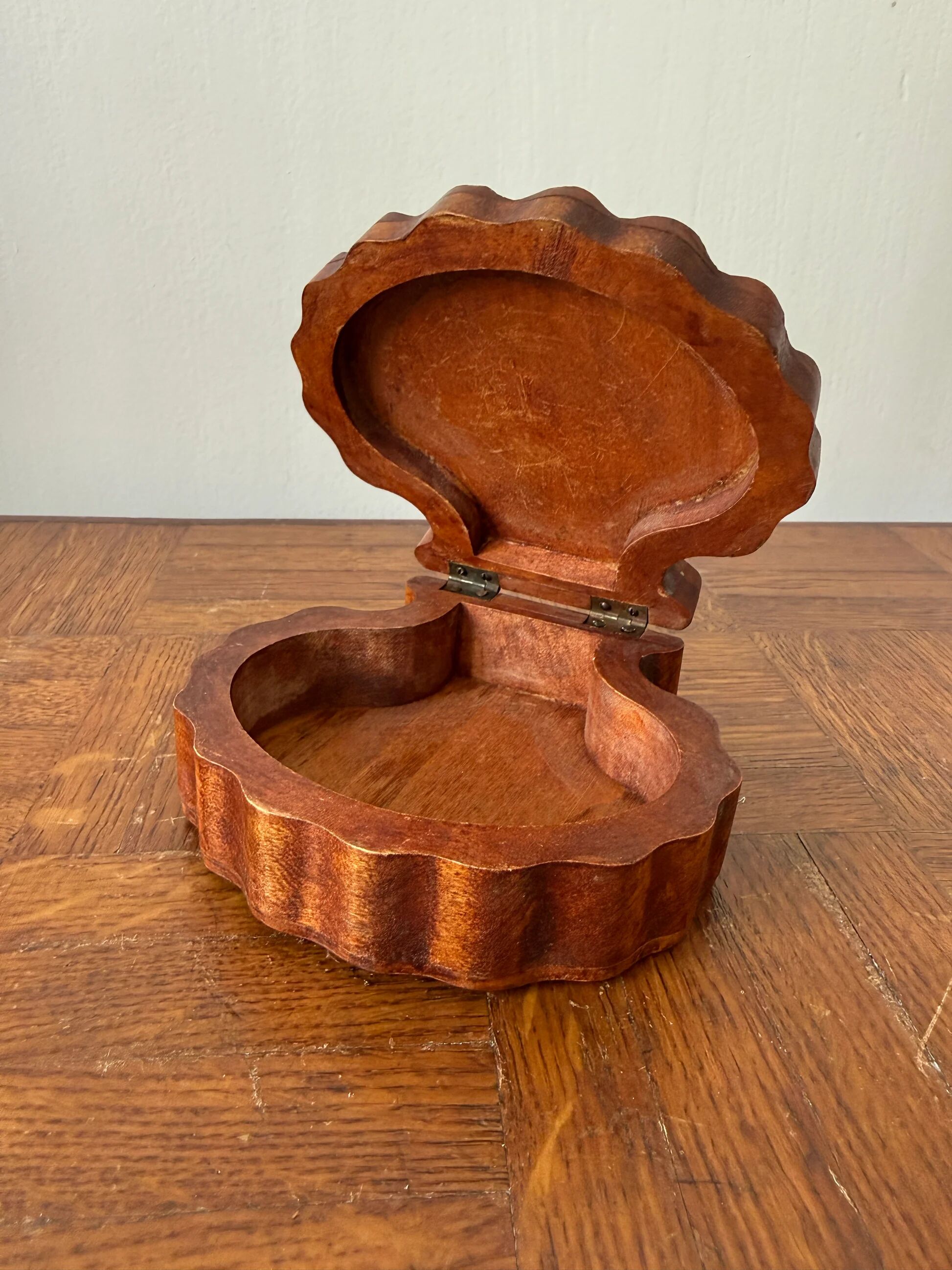 Wooden shell box – natural charm