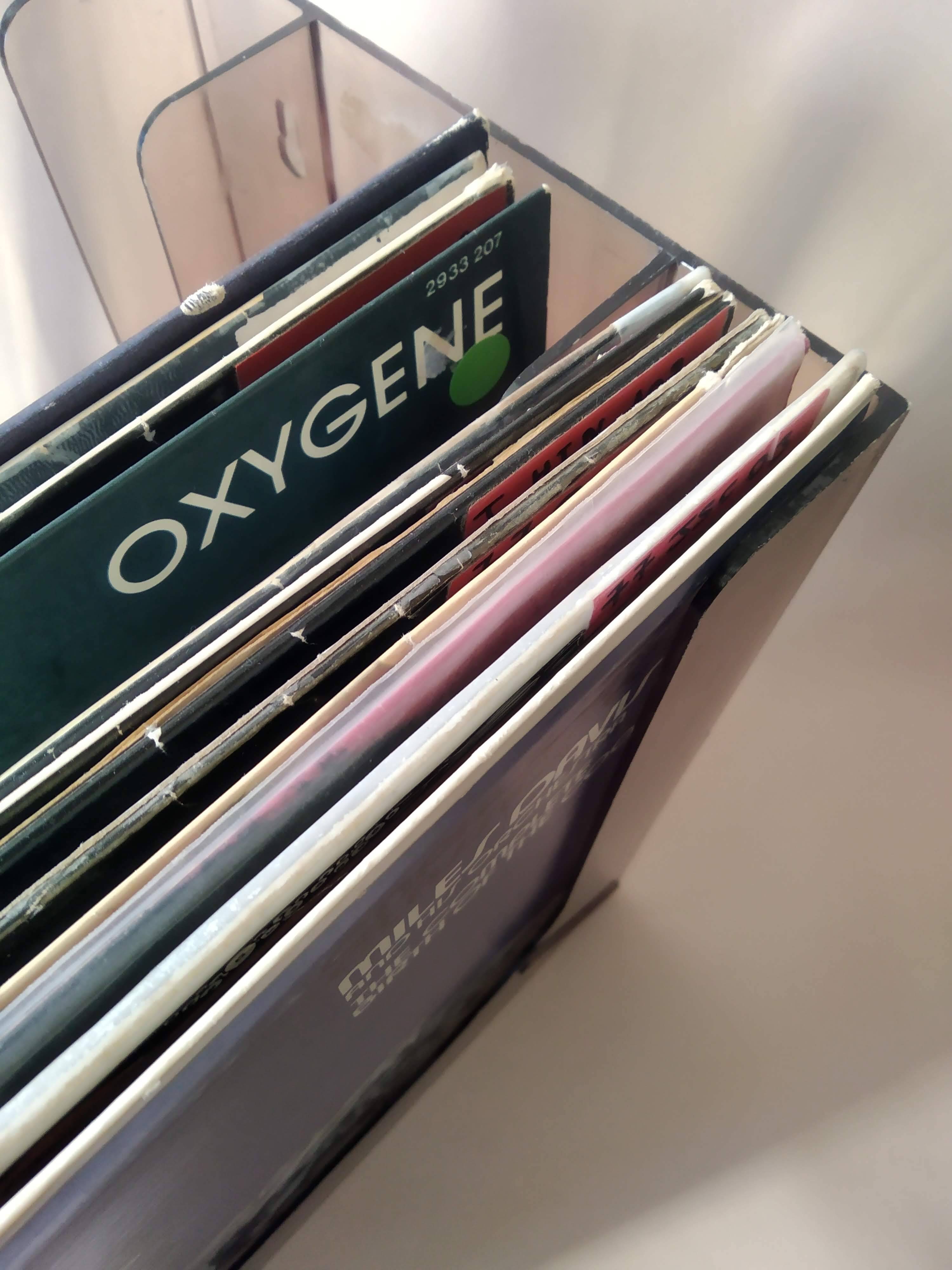 Set of 2 plexiglass vinyl record holders