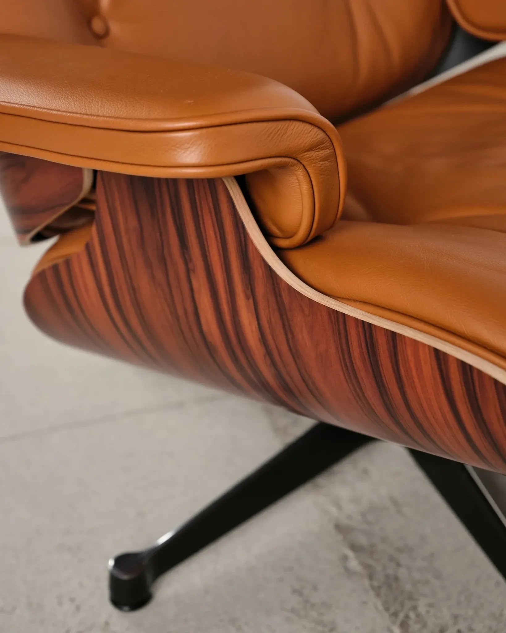 Lounge Chair and ottoman in rosewood by Charles & Ray Eames, Vitra