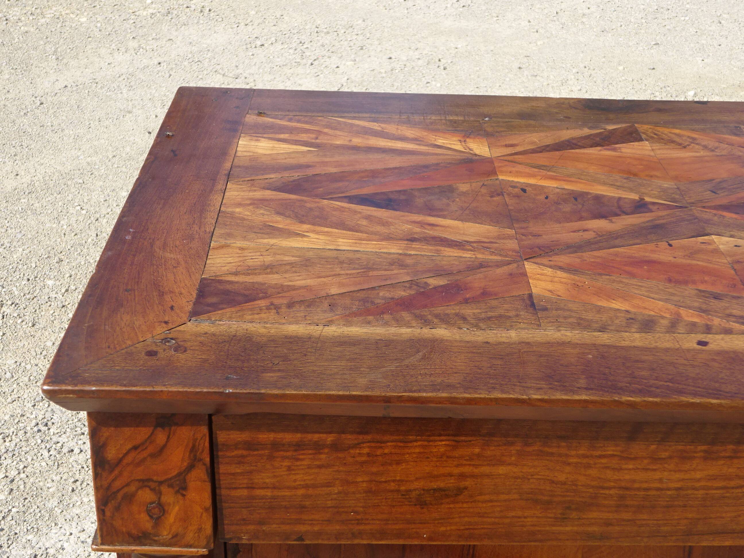 Buffet Empire, marquetry sideboard made of various woods.