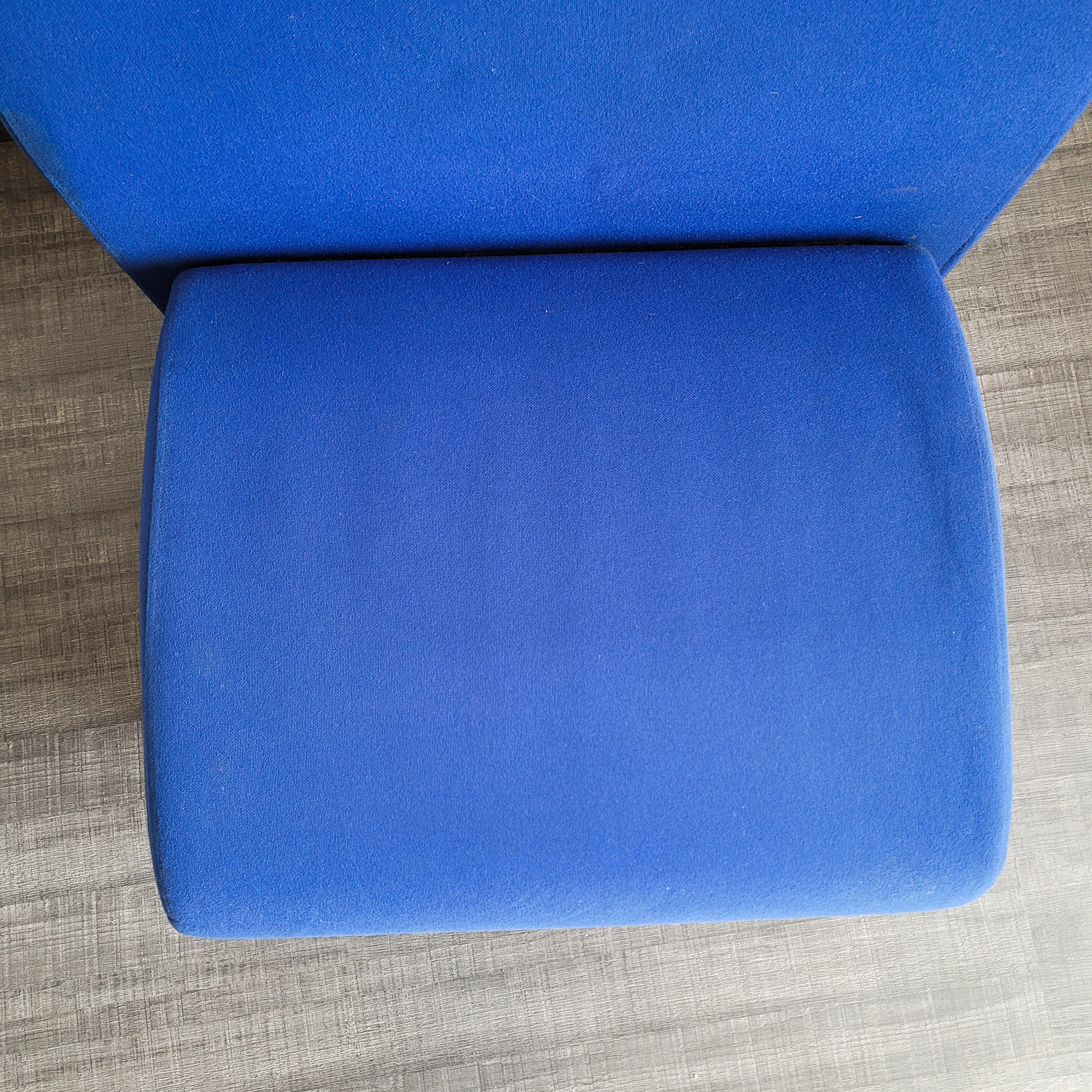 Giroflex blue design heater