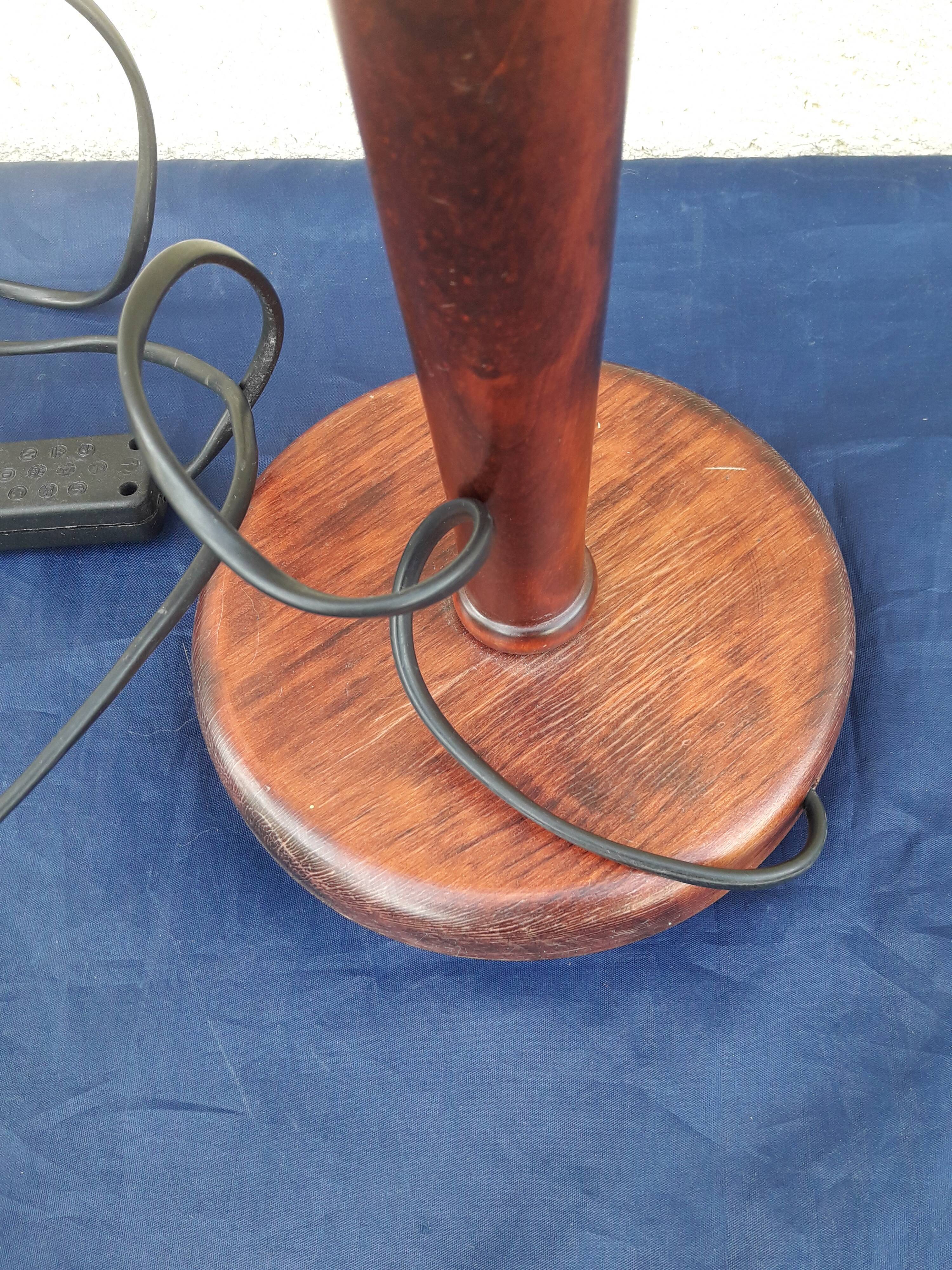 Mazda-type desk lamp foot
