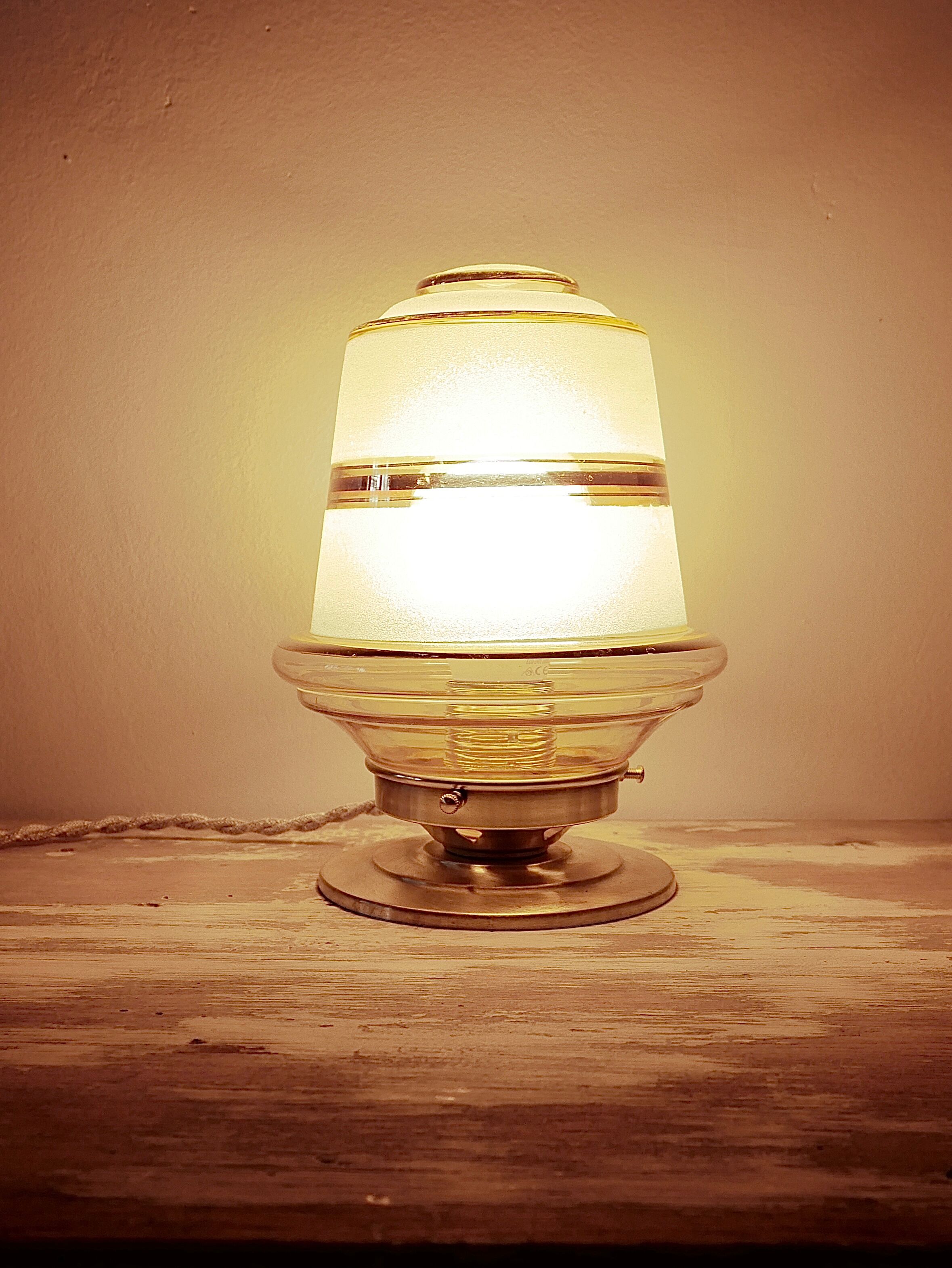 Frosted glass table lamp