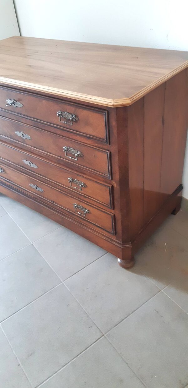 commode 1900 à pans coupés noyer et placage de noyer d'époque ,restaurée