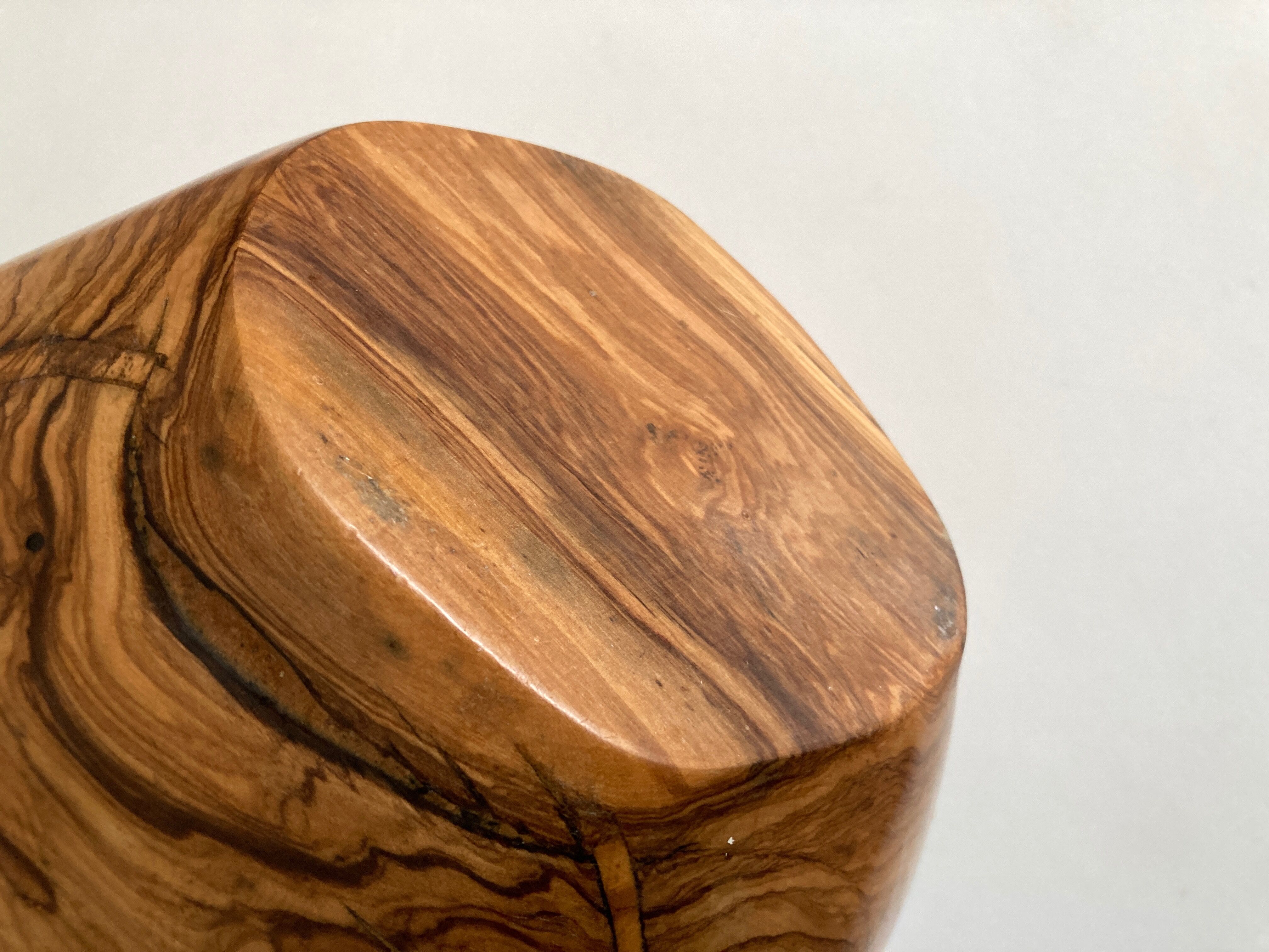 Saladier centre de table en bois d'olivier 1960 forme libre