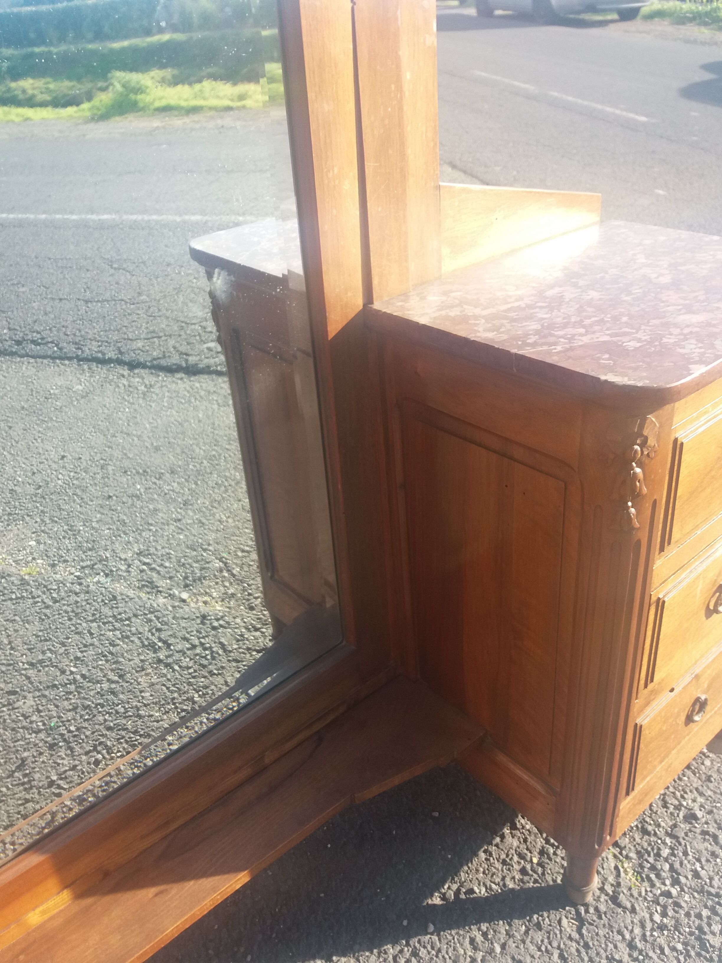 Art Deco dressing table in walnut and red Languedoc marble