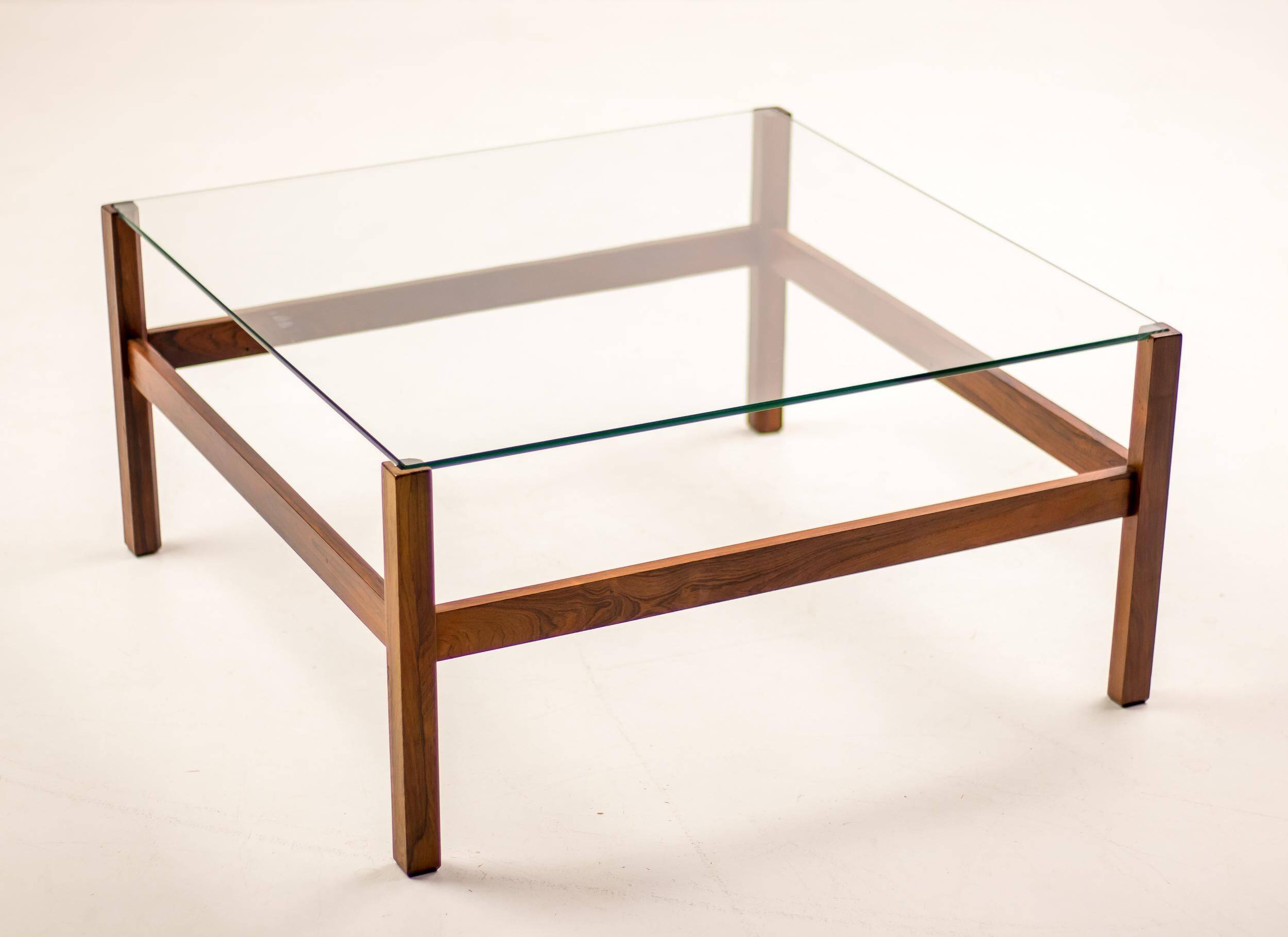 Table basse brésilienne minimaliste moderne du milieu du siècle dernier