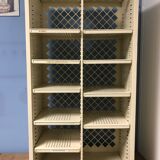 Post sorting box