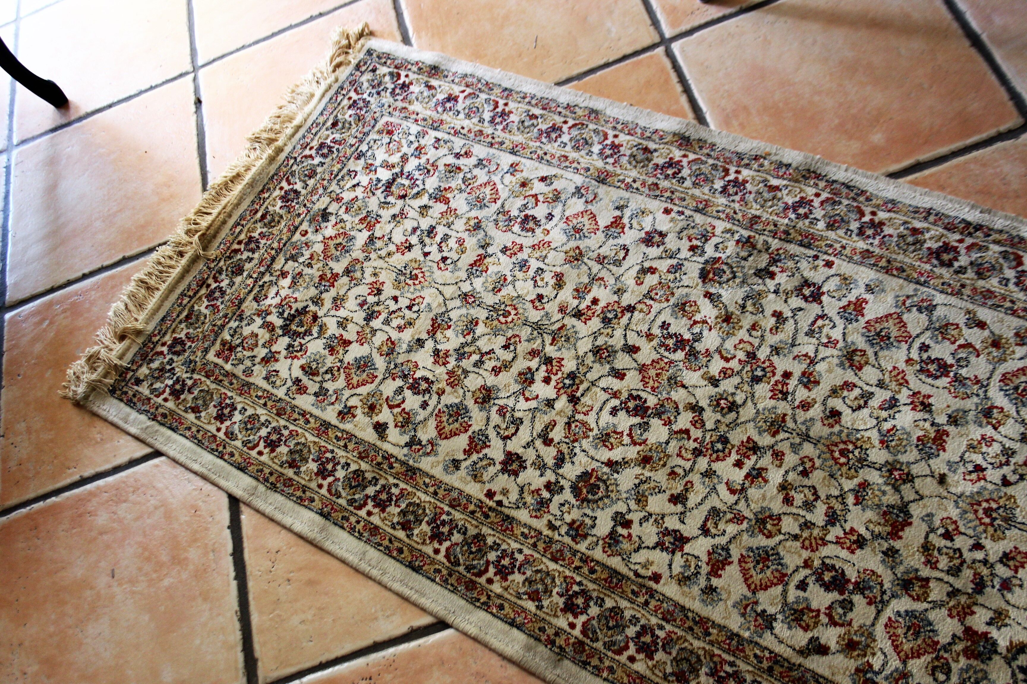 Old Kashmir rug. silk. 150 x 68 cm.